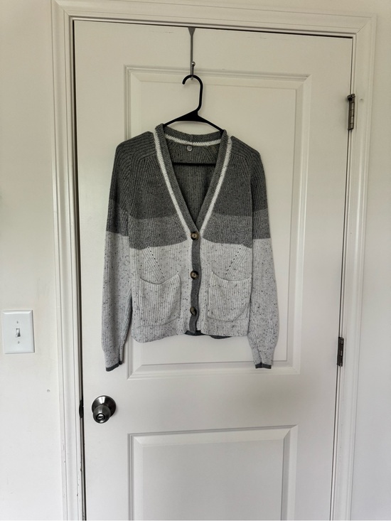 MNGORET OLEARY Sweaters - Nicely used: Small Grey Ombre V-Neck Button Front Cardigan Sweater